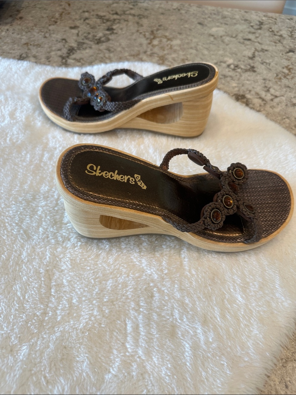 Nwot. Kali Skecher sandals - Picture 3 of 4